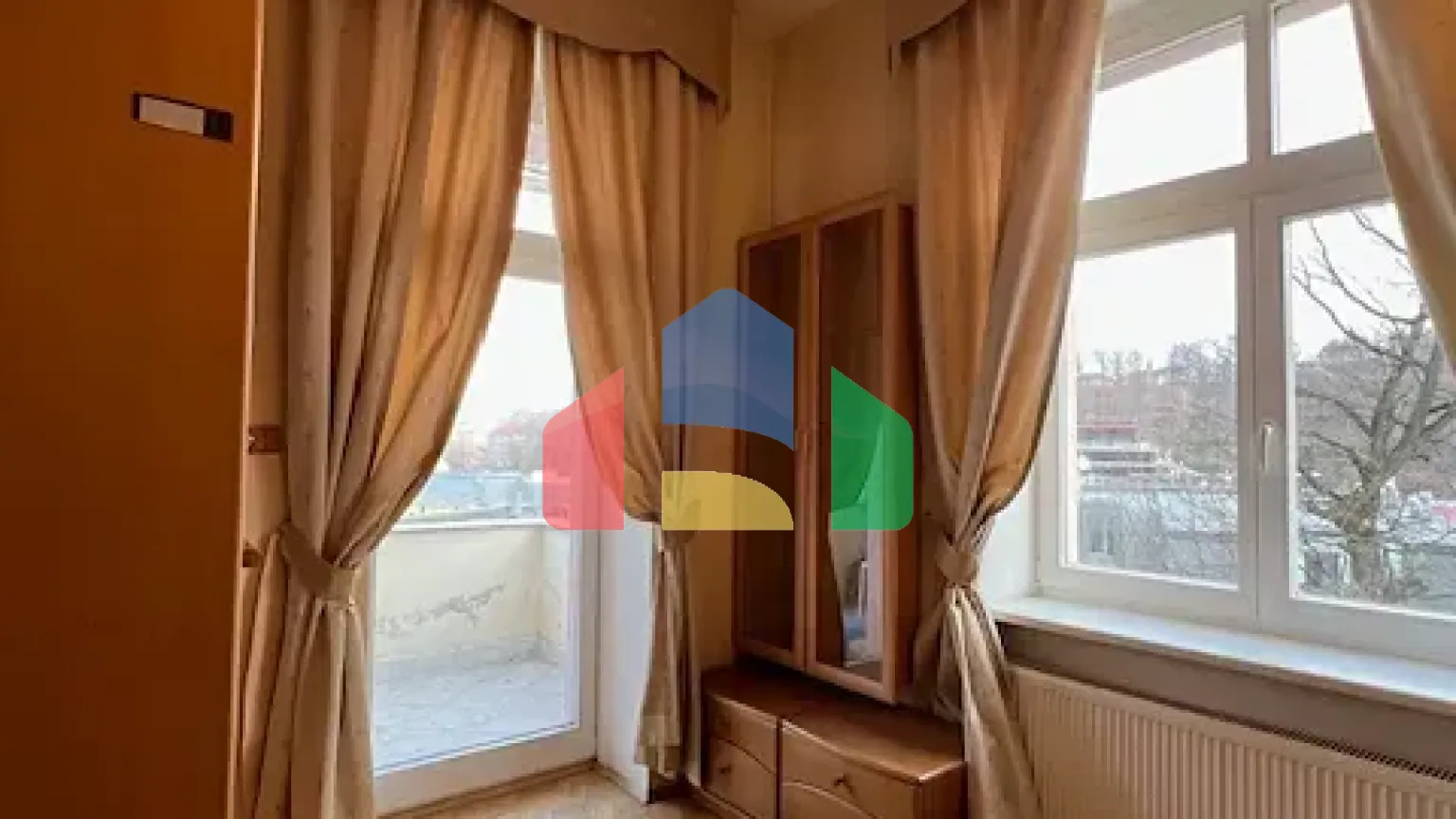 На продажу квартира 3-комн. студия 105 m²