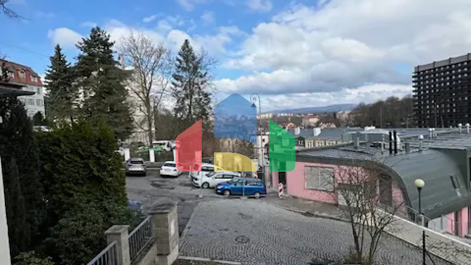 На продажу квартира 3-комн. студия 105 m²