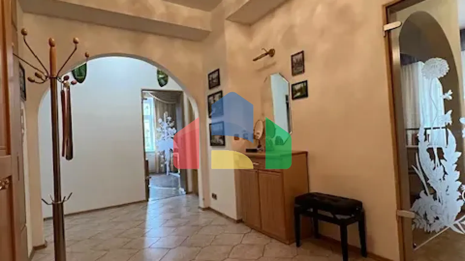 На продажу квартира 3-комн. студия 105 m²