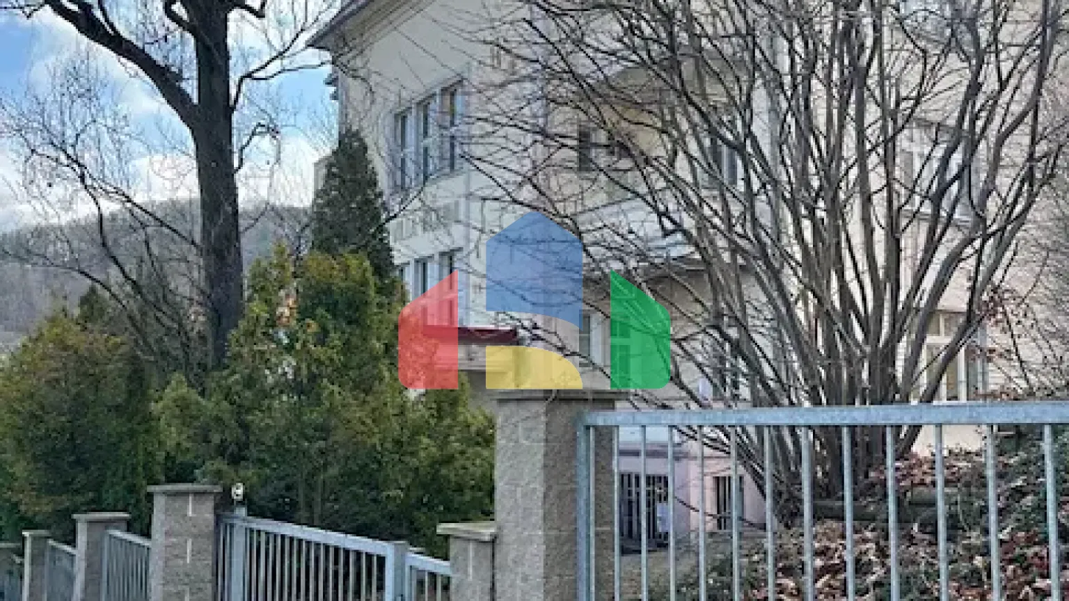 На продажу квартира 3-комн. студия 105 m²