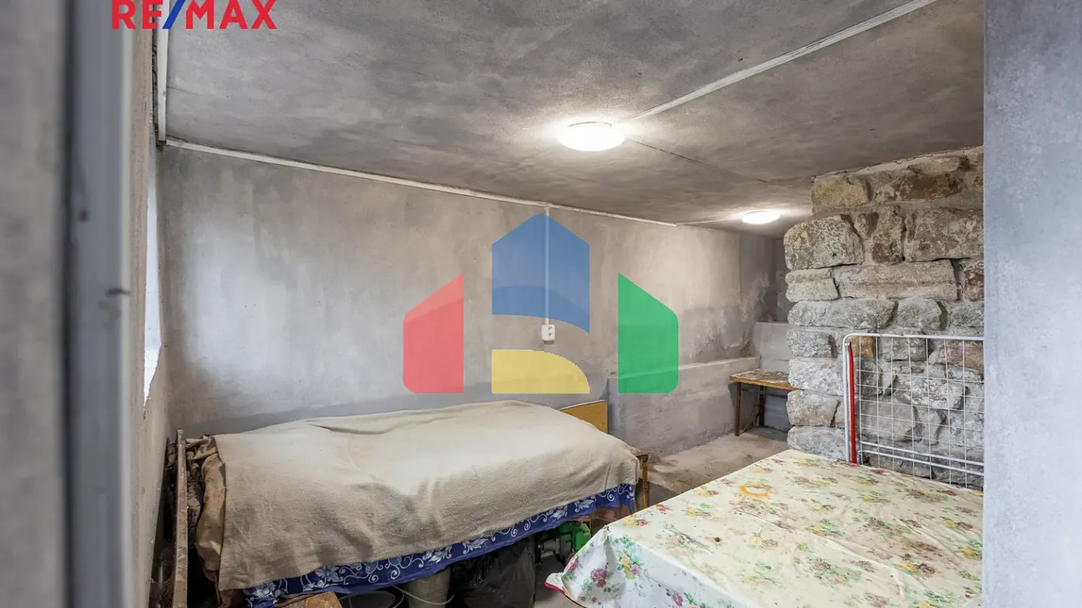 На продажу хижины 36 m², земельный участок 587 m²