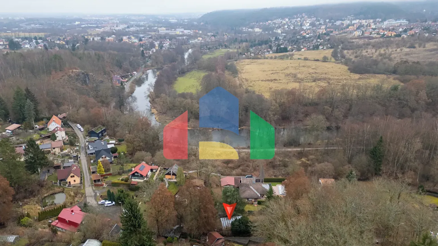 На продажу хижины 36 m², земельный участок 587 m²