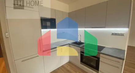 На продажу торговые помещения 76 m²