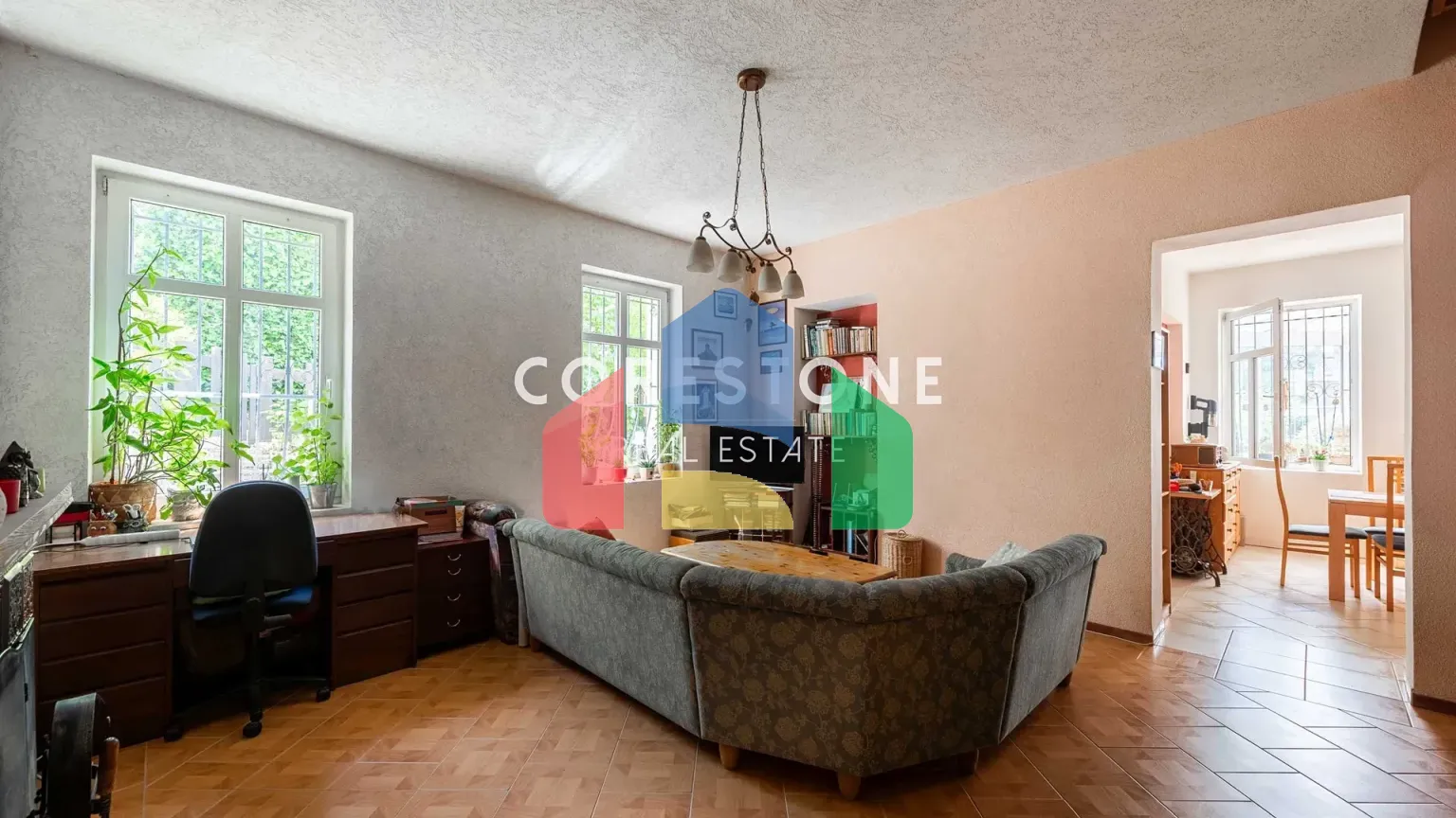 На продажу виллы 701 m², земельный участок 732 m²