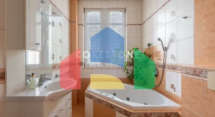 На продажу виллы 701 m², земельный участок 732 m²