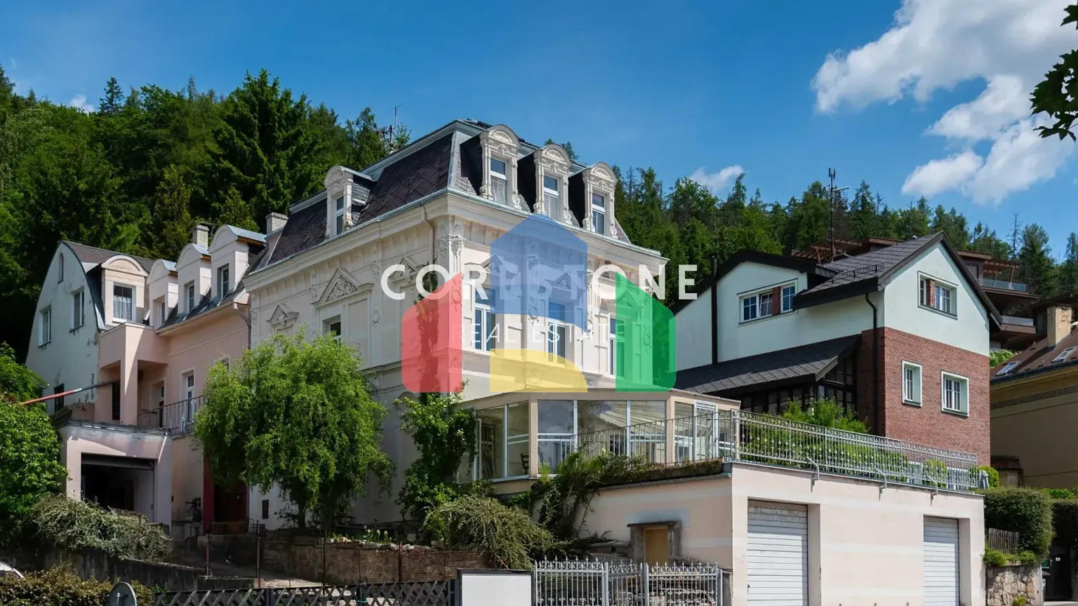 На продажу виллы 701 m², земельный участок 732 m²