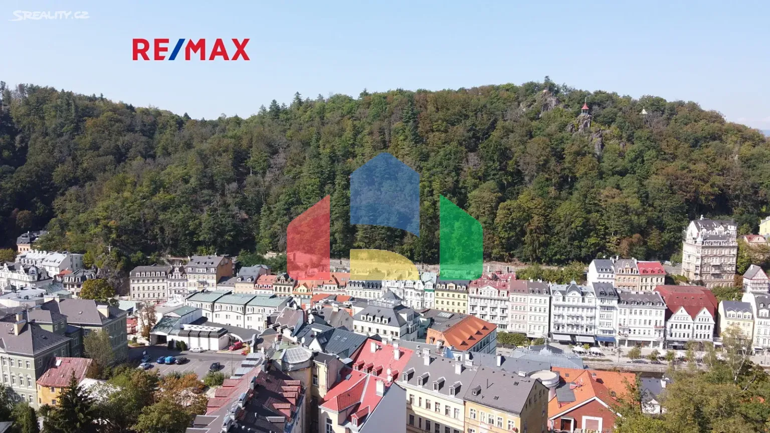 На продажу семейные дома 222 m², земельный участок 126 m²