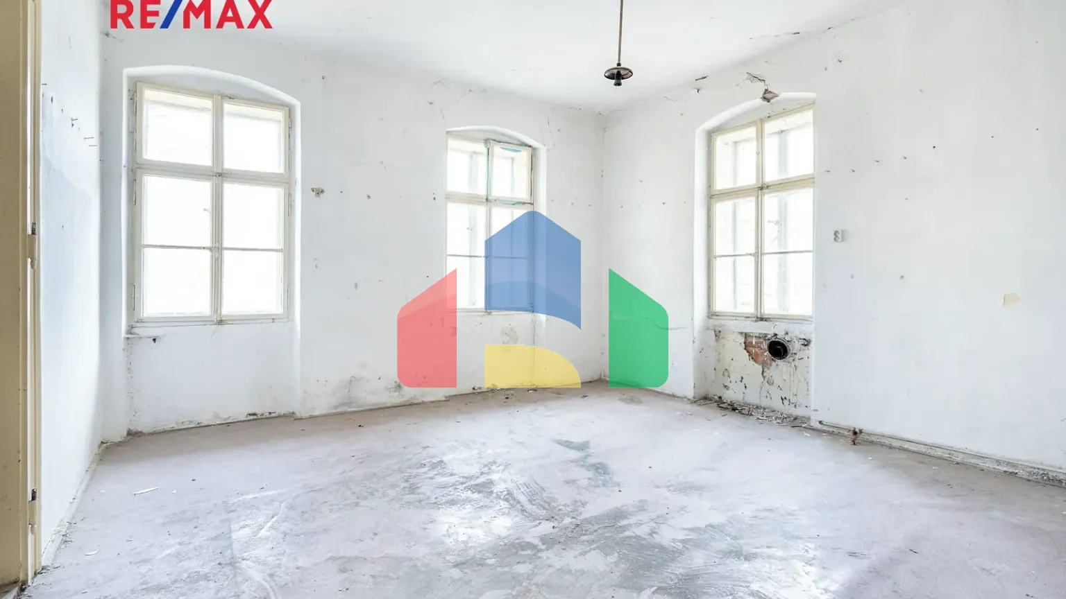 На продажу семейные дома 222 m², земельный участок 126 m²