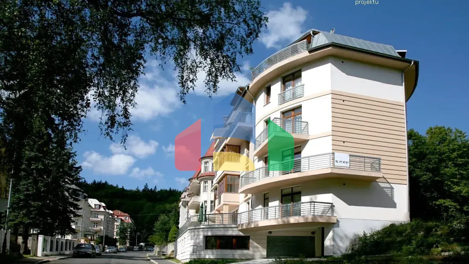 На продажу коммерческие участки 468 m²