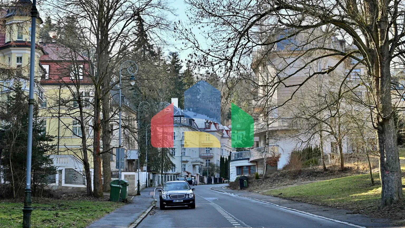 На продажу коммерческие участки 468 m²