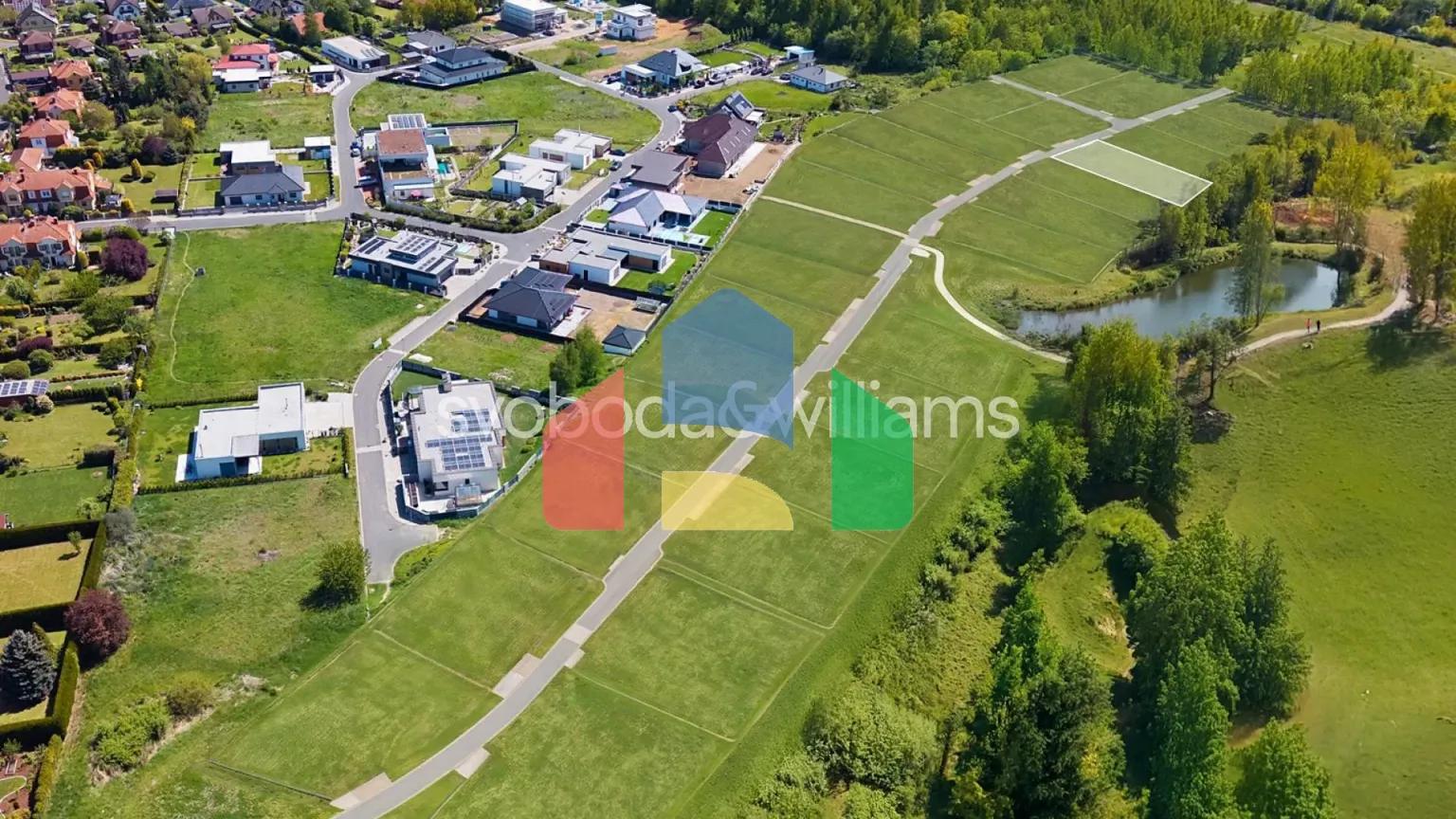 На продажу участки под строительство 1172 m²