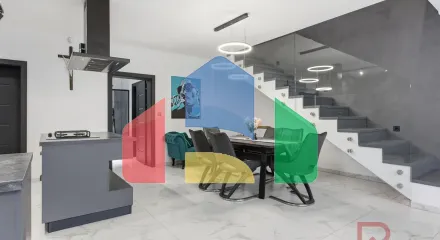 На продажу семейные дома 180 m², земельный участок 586 m²