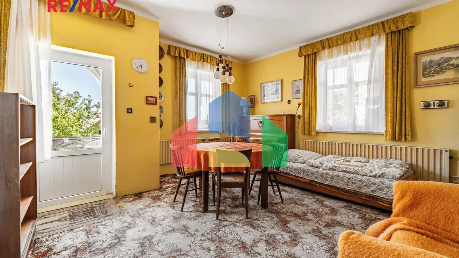 На продажу виллы 320 m², земельный участок 1286 m²