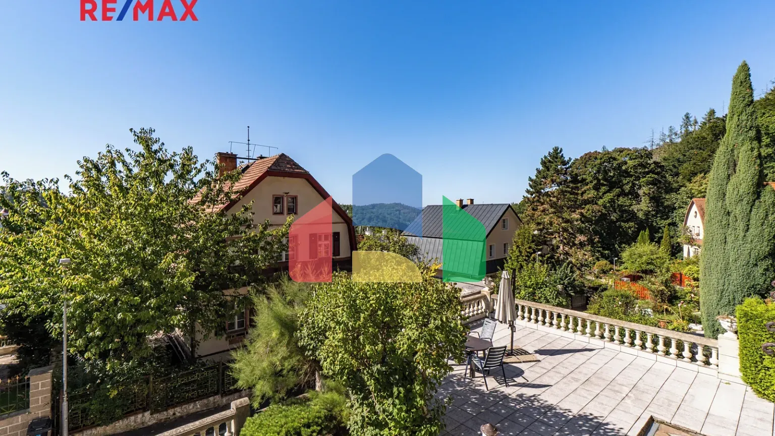 На продажу виллы 320 m², земельный участок 1286 m²