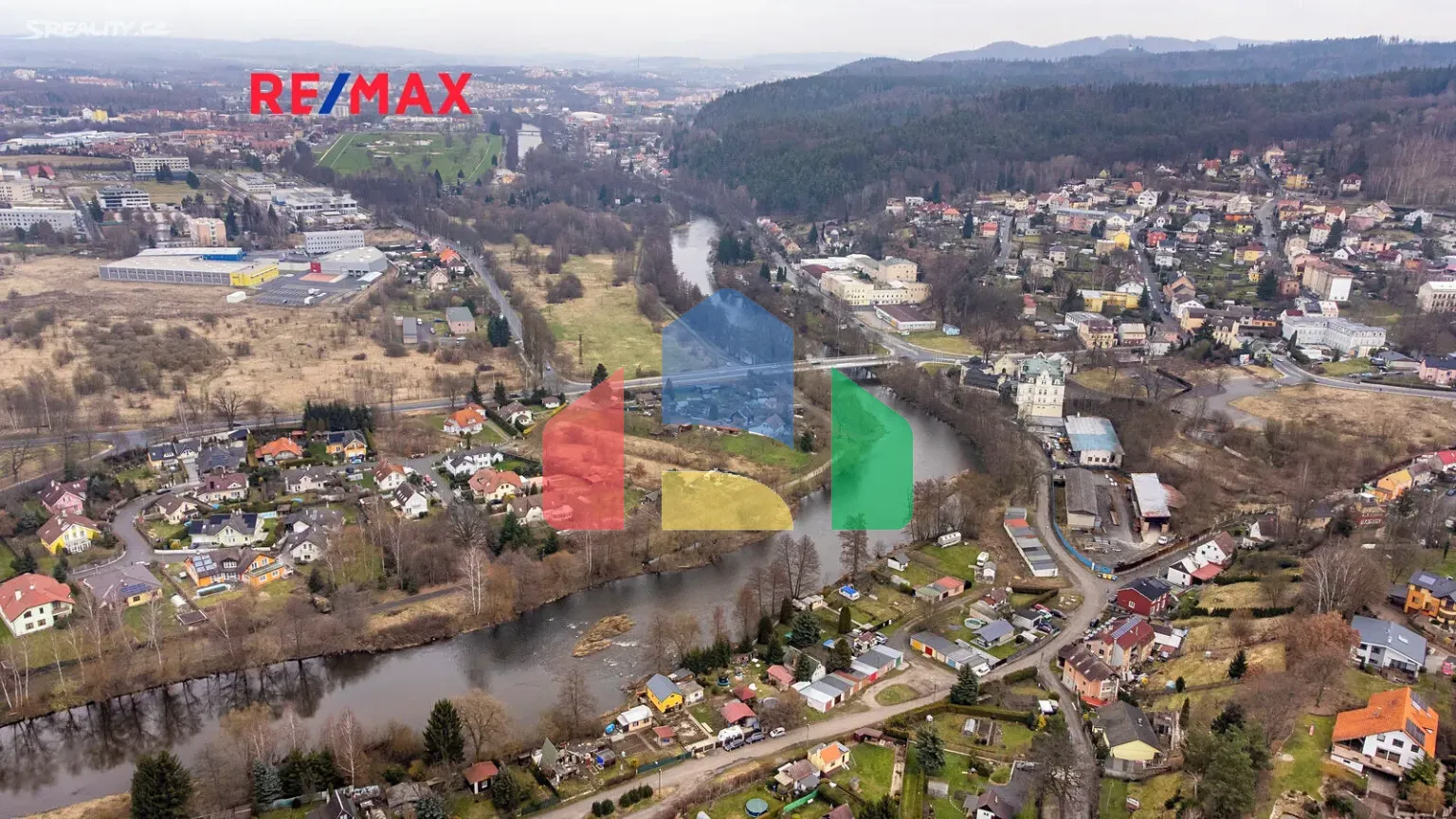 На продажу участки под строительство 822 m²