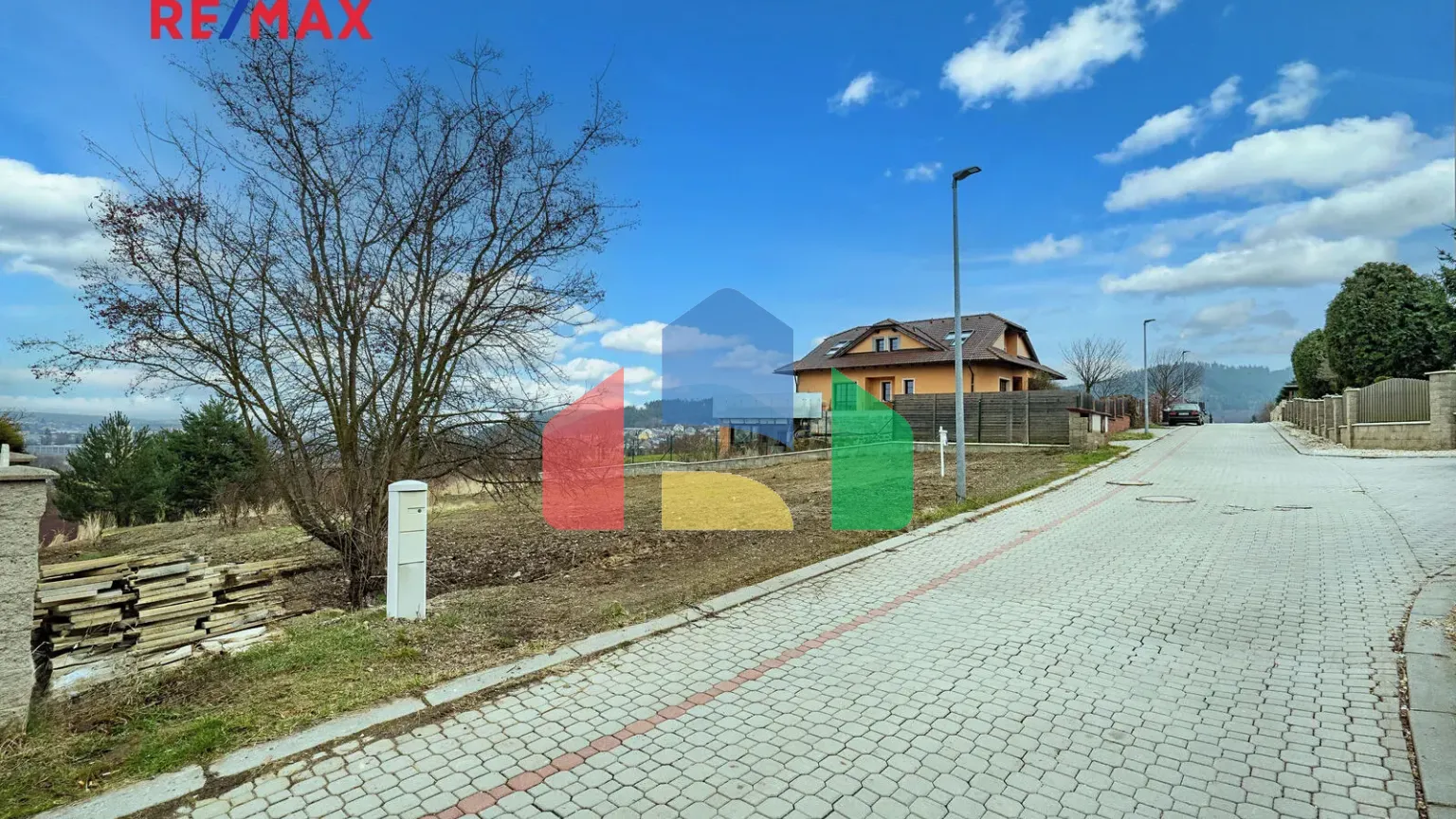 На продажу участки под строительство 822 m²