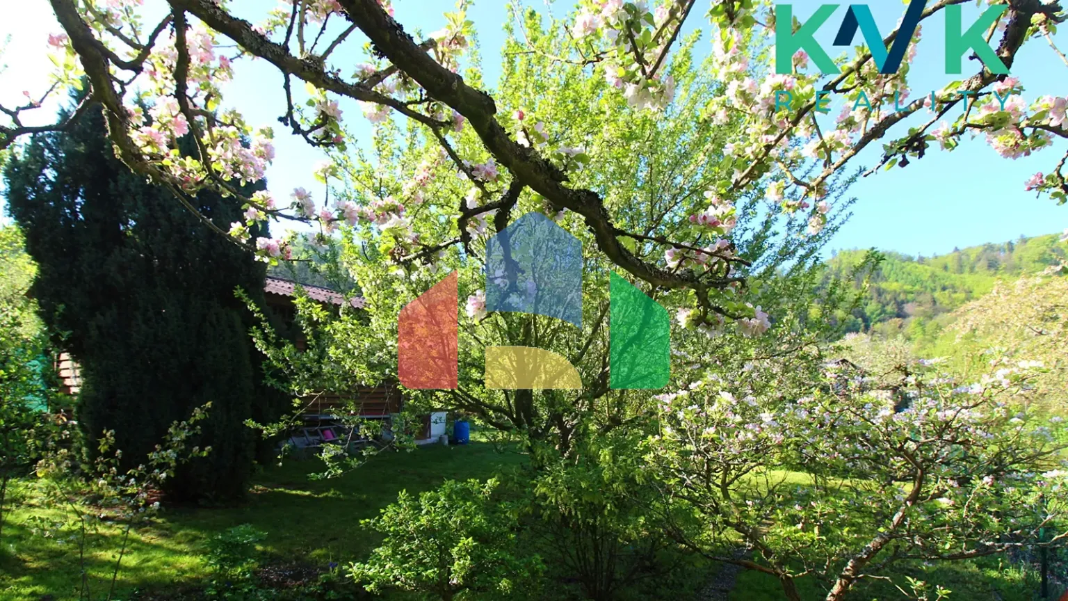 На продажу хижины 23 m², земельный участок 392 m²