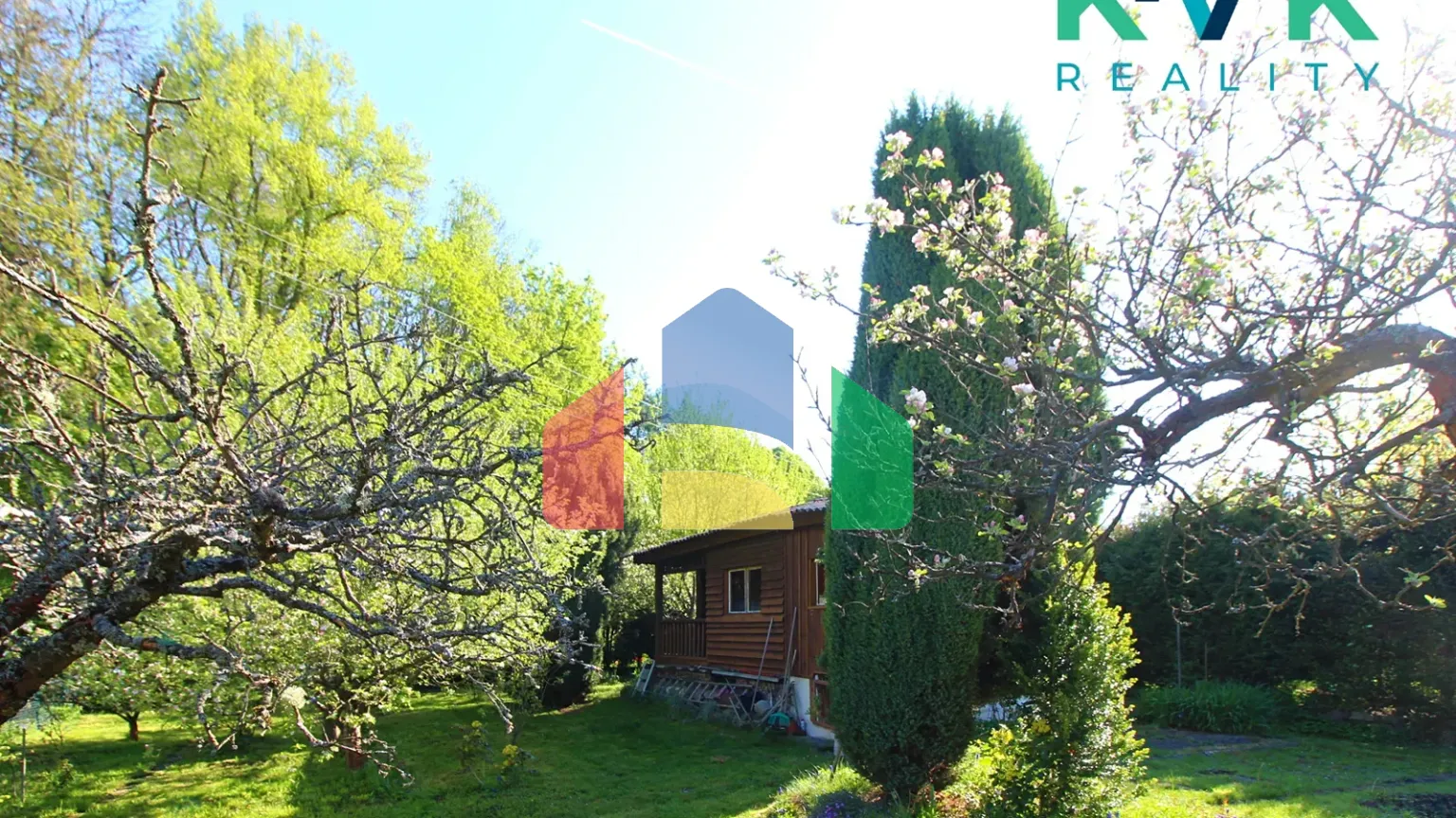 На продажу хижины 23 m², земельный участок 392 m²