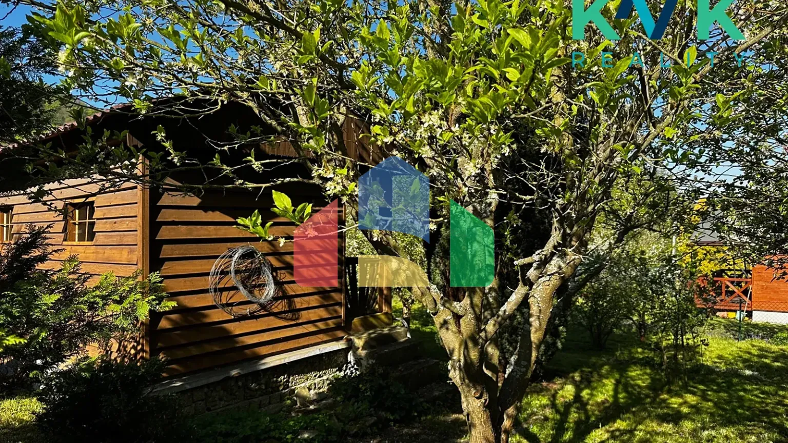 На продажу хижины 23 m², земельный участок 392 m²