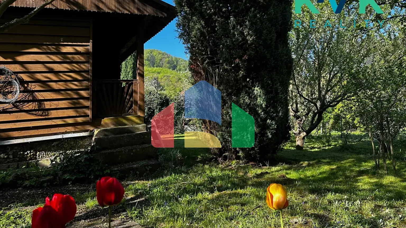 На продажу хижины 23 m², земельный участок 392 m²