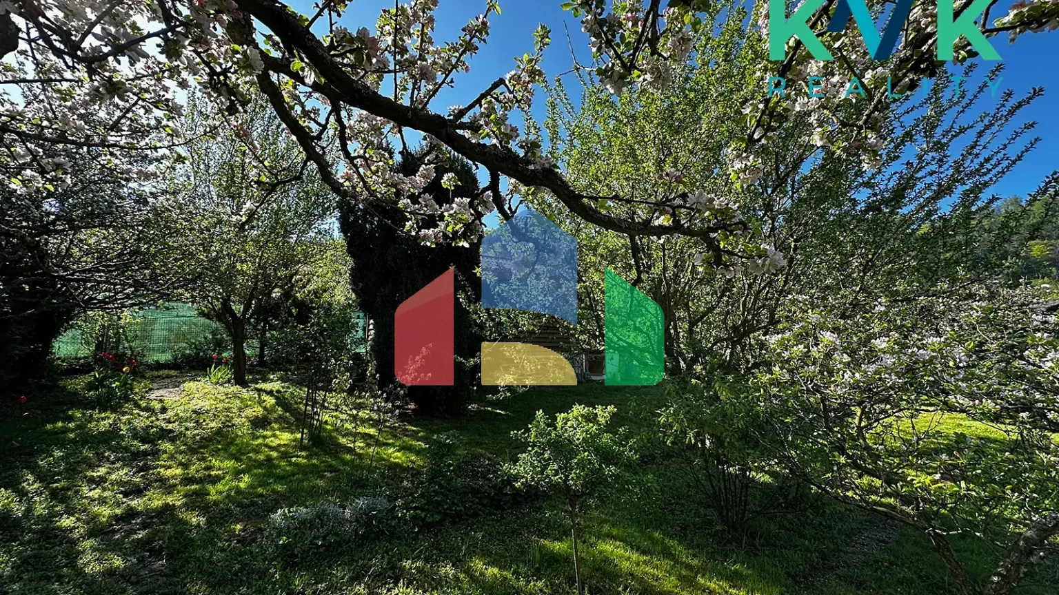 На продажу хижины 23 m², земельный участок 392 m²