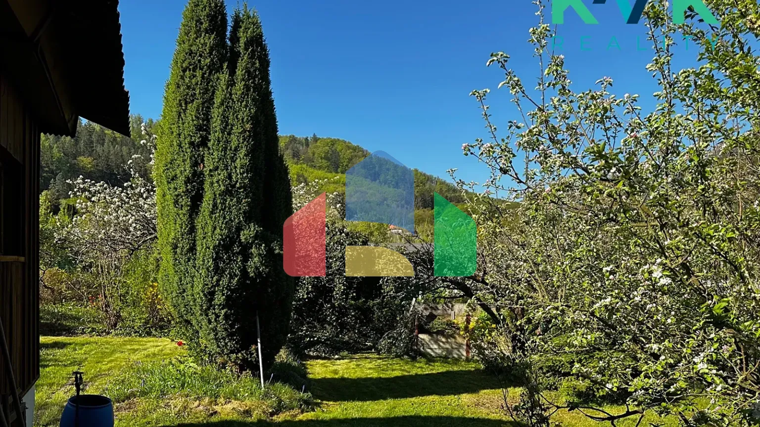 На продажу хижины 23 m², земельный участок 392 m²