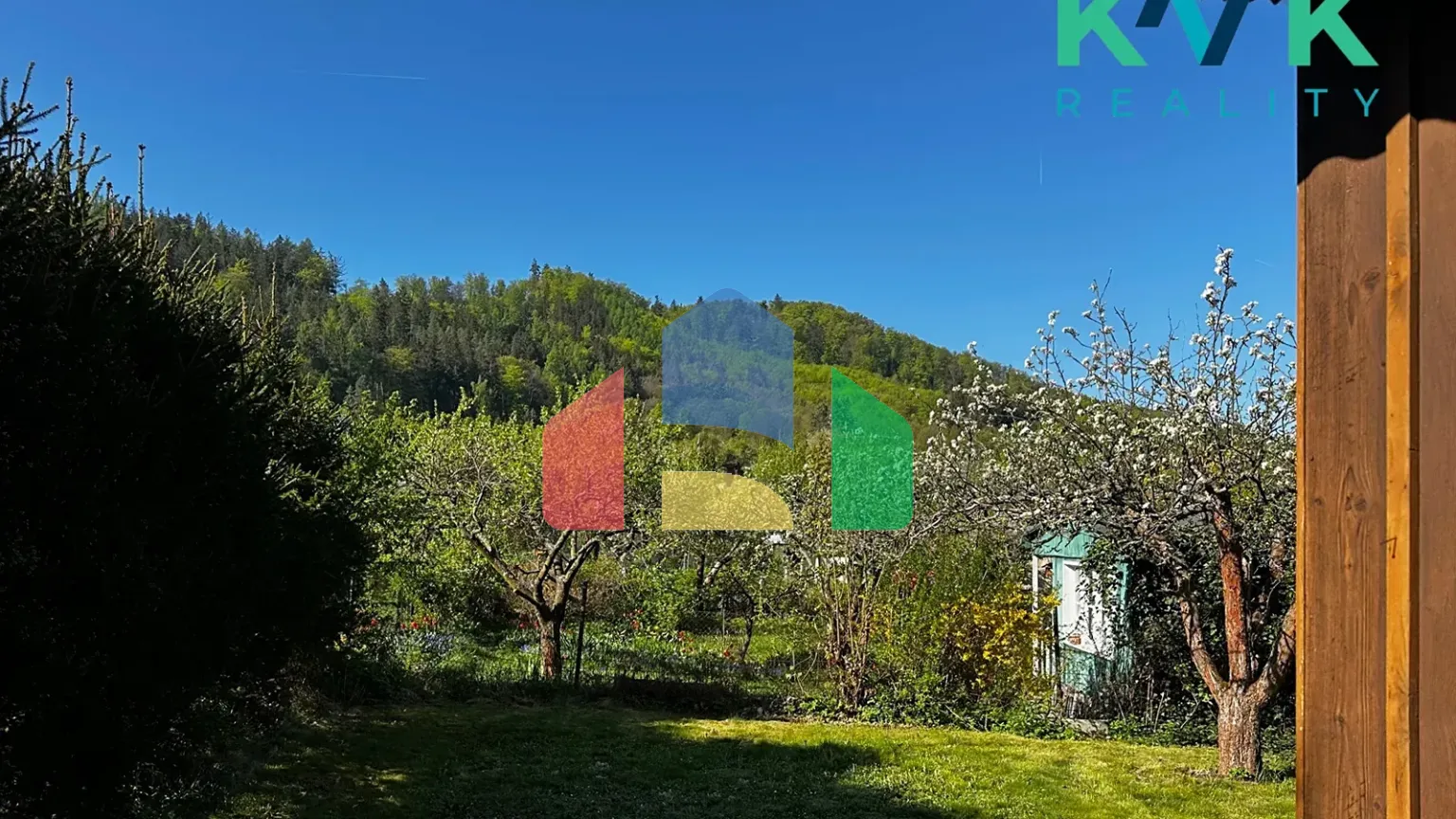 На продажу хижины 23 m², земельный участок 392 m²