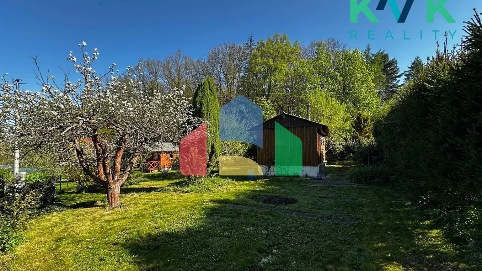 На продажу хижины 23 m², земельный участок 392 m²