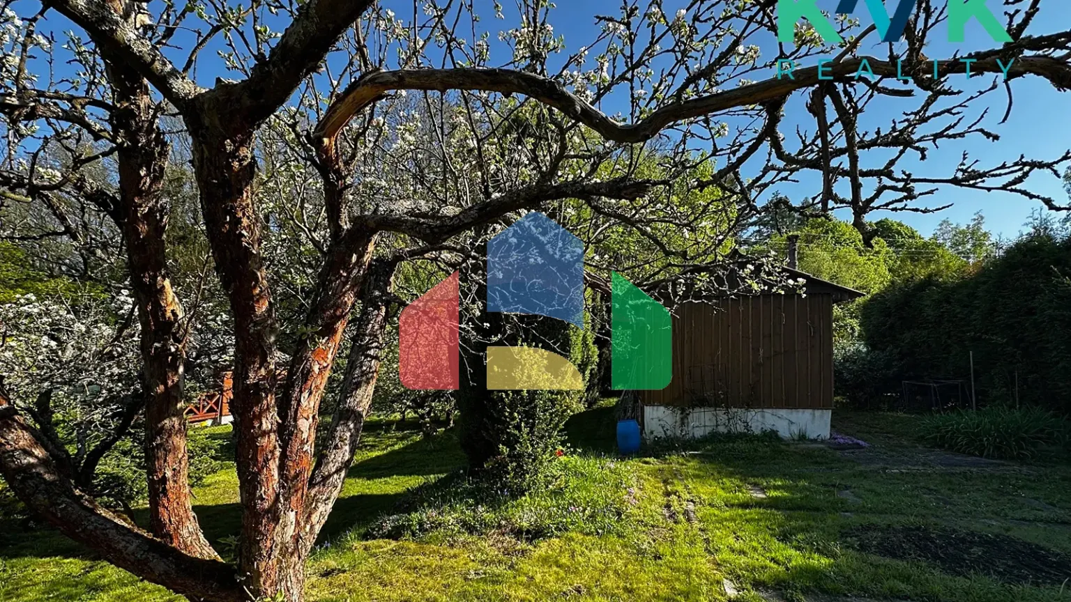 На продажу хижины 23 m², земельный участок 392 m²