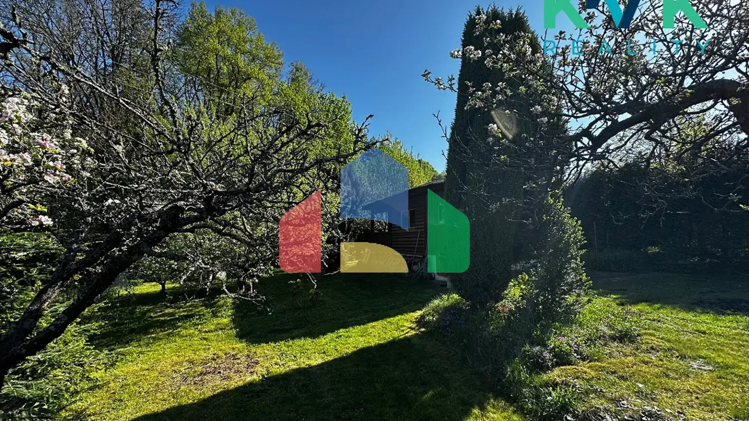 На продажу хижины 23 m², земельный участок 392 m²