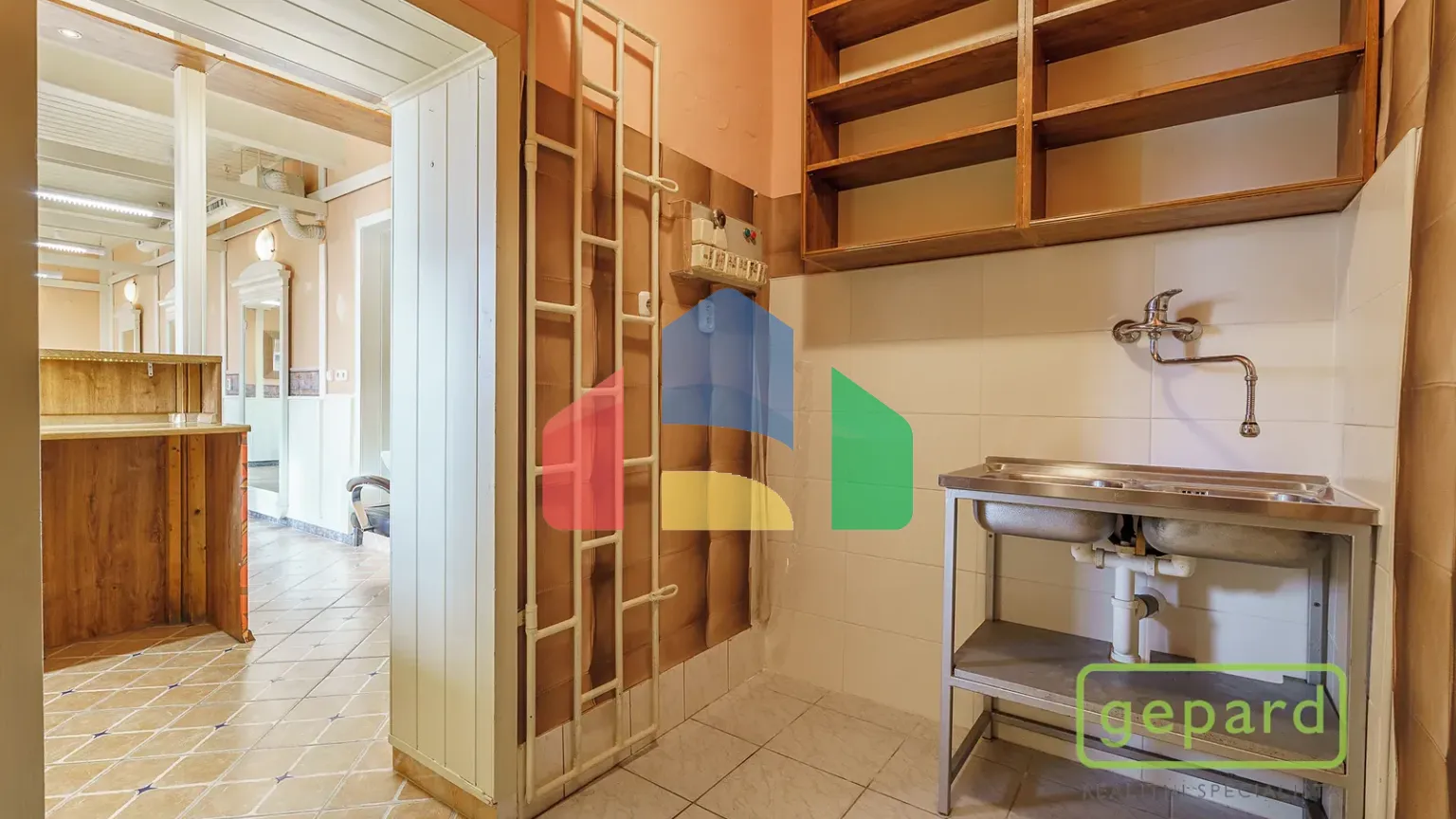 На продажу квартира не стандарт 120 m²