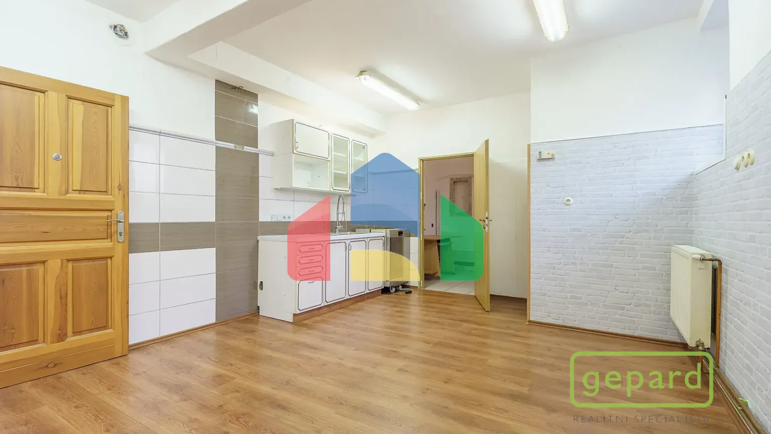 На продажу квартира не стандарт 120 m²