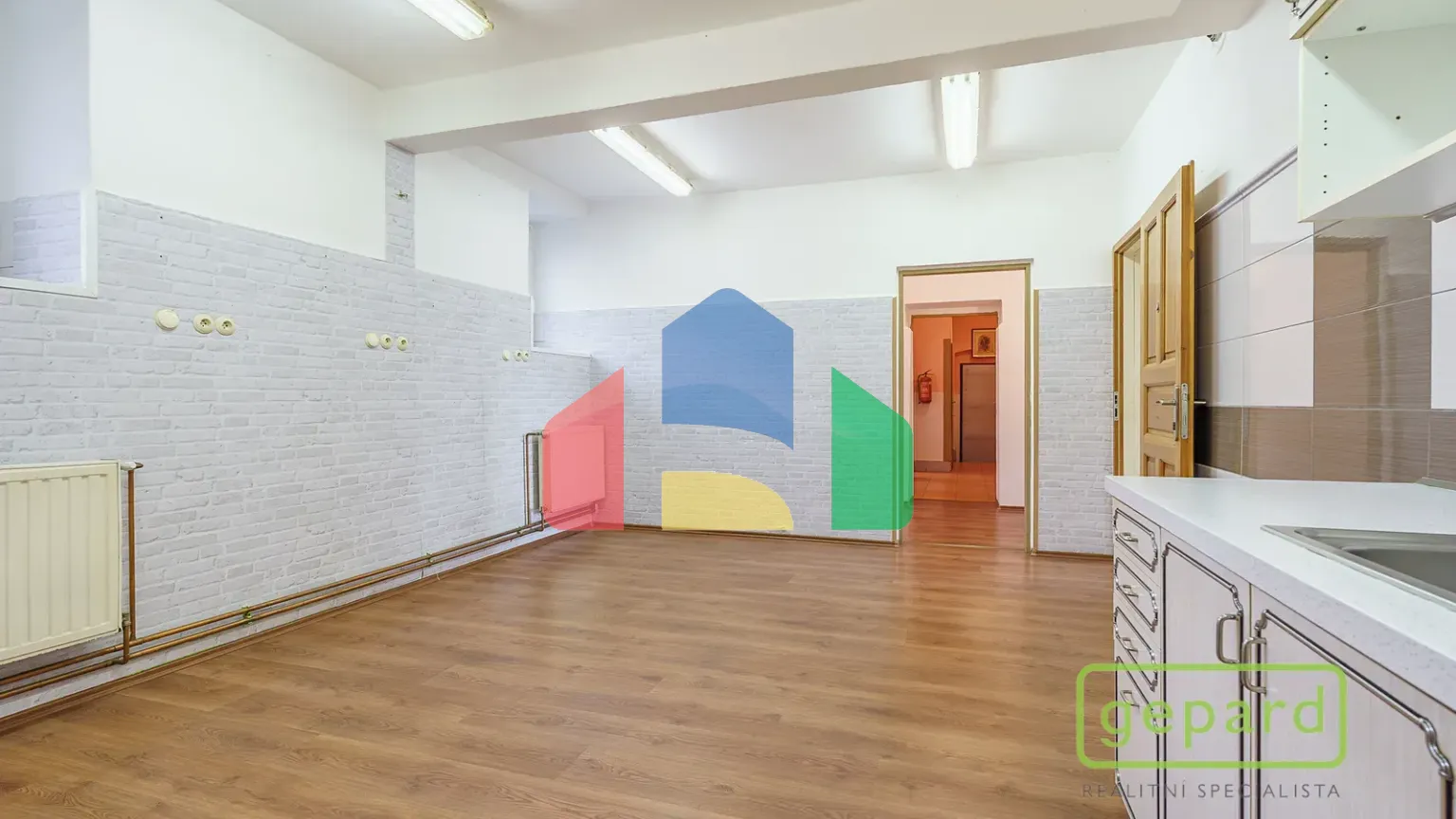 На продажу квартира не стандарт 120 m²