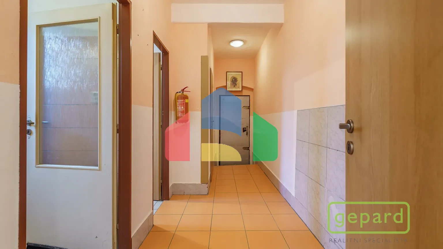 На продажу квартира не стандарт 120 m²