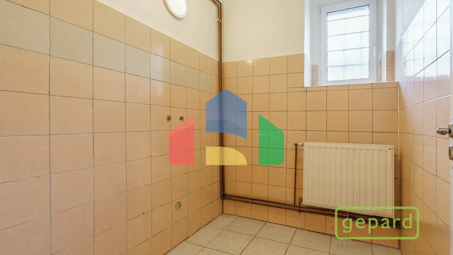 На продажу квартира не стандарт 120 m²