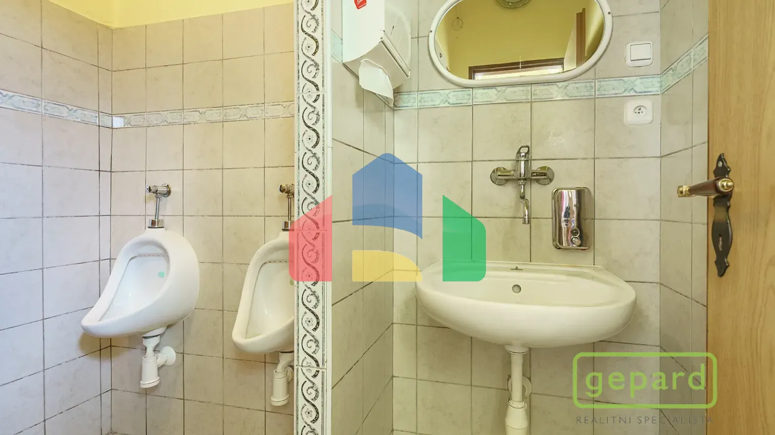 На продажу квартира не стандарт 120 m²