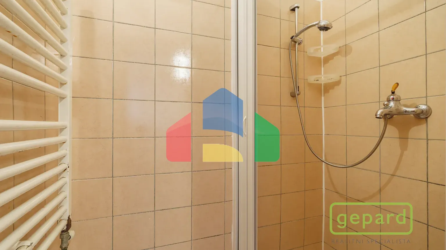 На продажу квартира не стандарт 120 m²