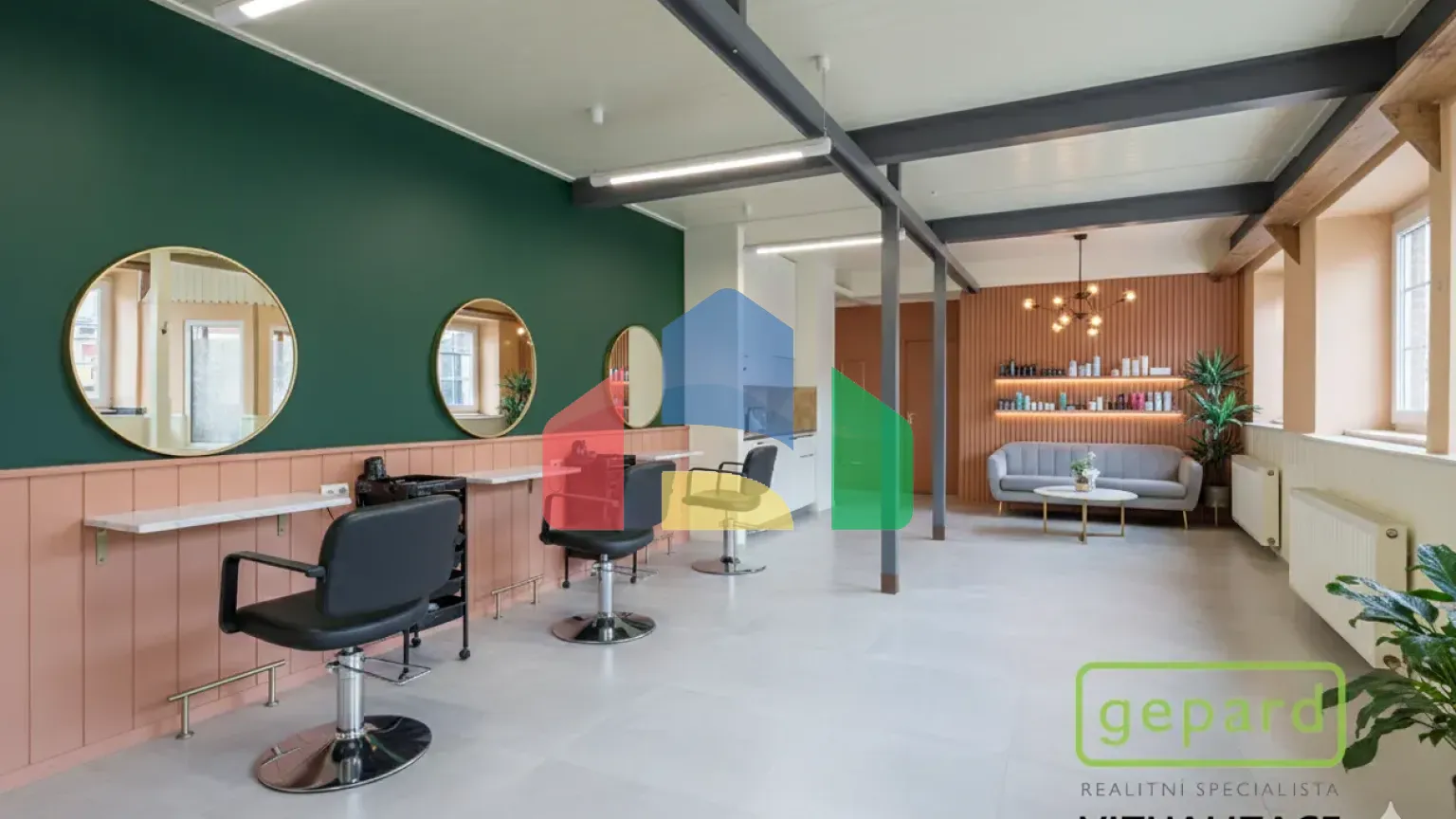 На продажу квартира не стандарт 120 m²