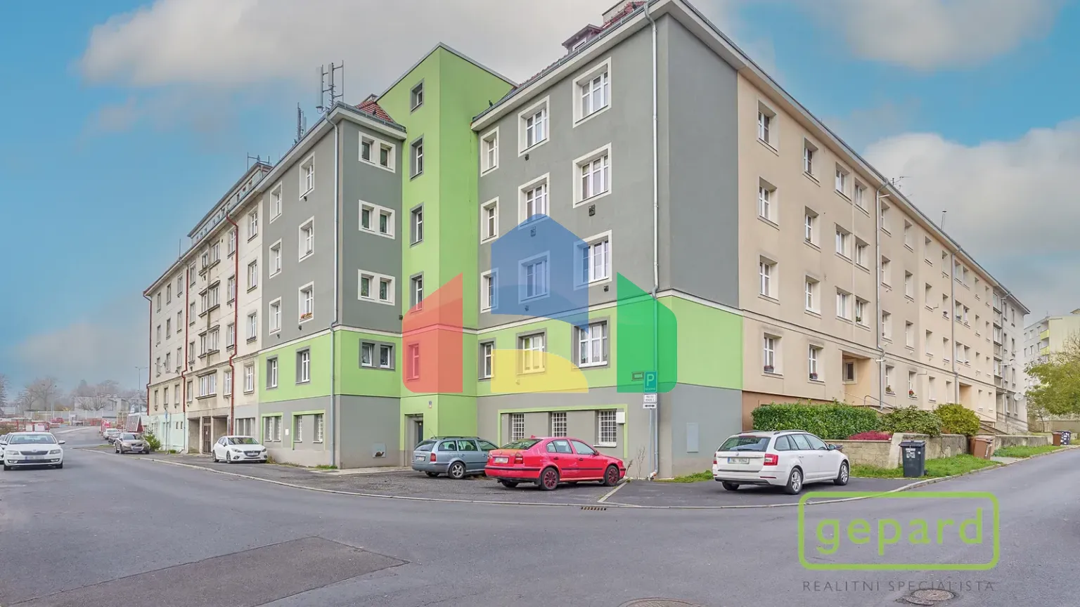 На продажу квартира не стандарт 120 m²