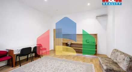 На продажу квартира 3-комн. студия 72 m² На продажу квартира 3-комн. студия 72 m²