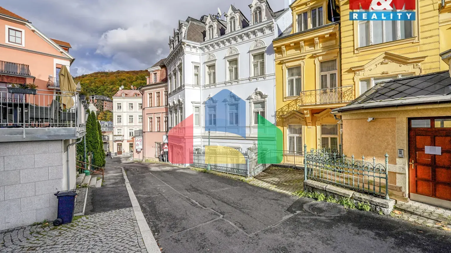 На продажу квартира 3-комн. студия 72 m²