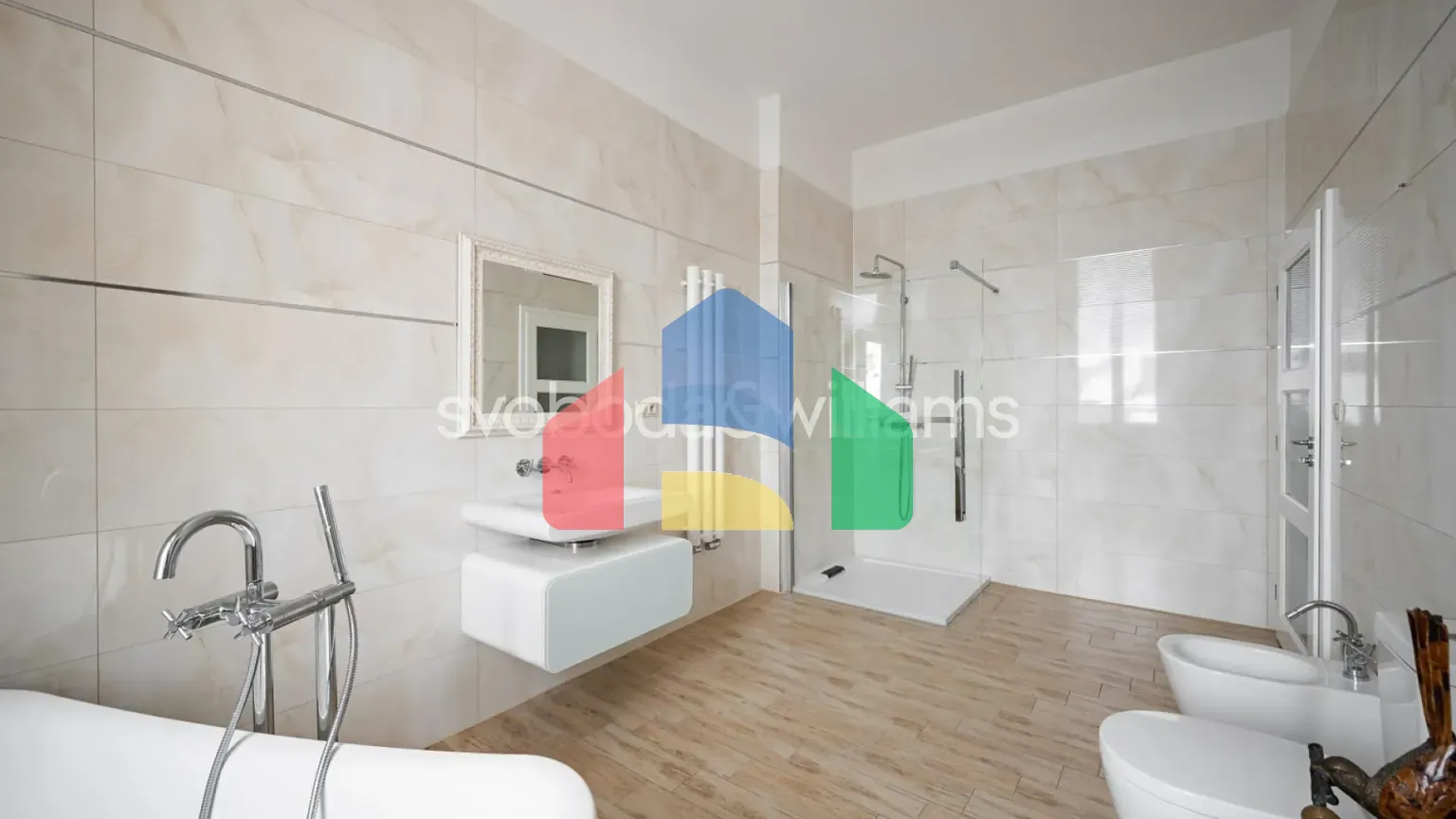 На продажу квартира 2-комн. студия 77 m²