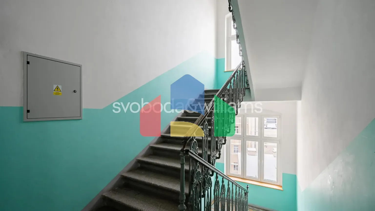 На продажу квартира 2-комн. студия 77 m²