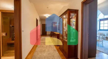 На продажу квартира 3-комн. студия 137 m²