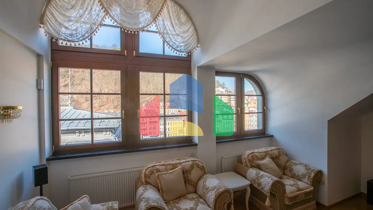 На продажу квартира 3-комн. студия 137 m²