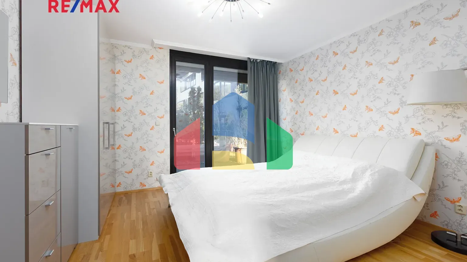 На продажу квартира 2-комн. студия 63 m²