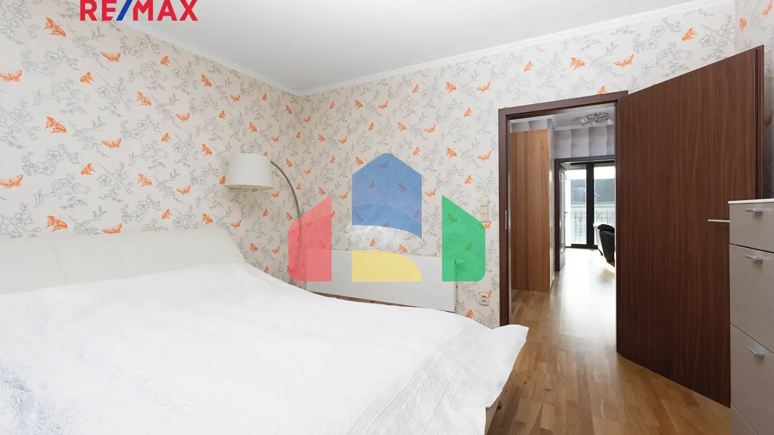 На продажу квартира 2-комн. студия 63 m²