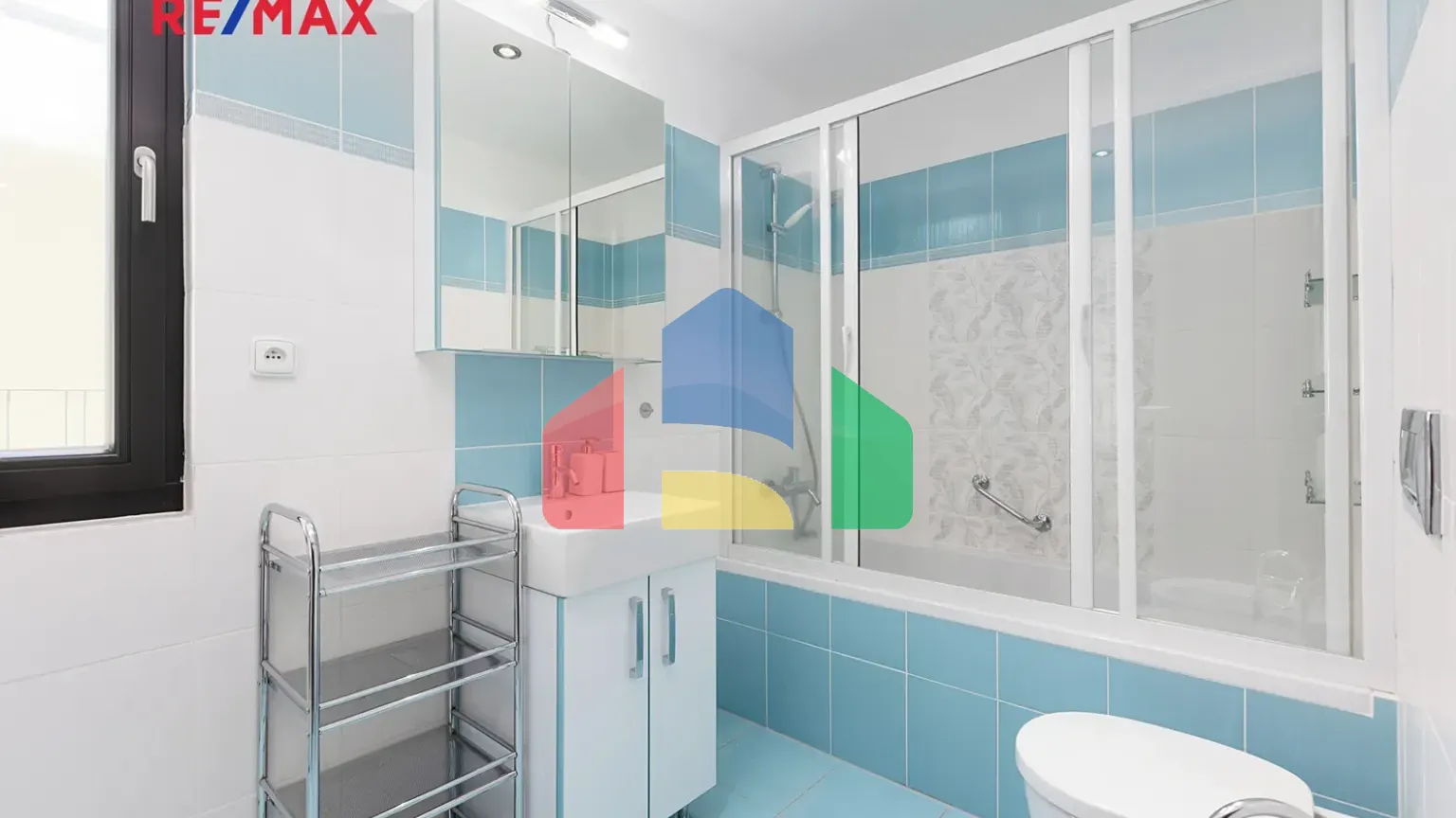 На продажу квартира 2-комн. студия 63 m²