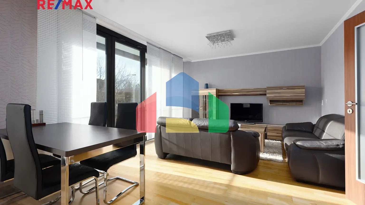 На продажу квартира 2-комн. студия 63 m²