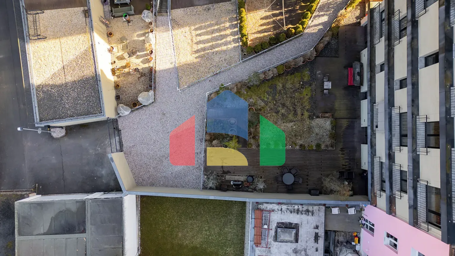 На продажу квартира 2-комн. студия 63 m²